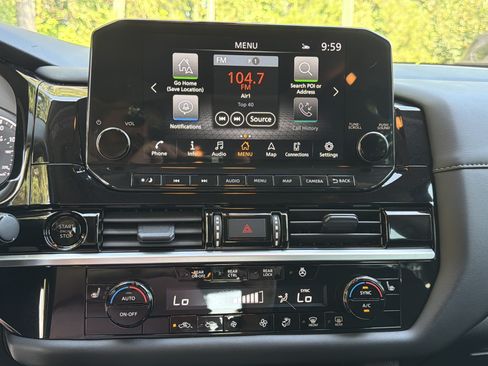 Used 2025 Nissan Pathfinder SL w/ SL Premium Package FWD image 28
