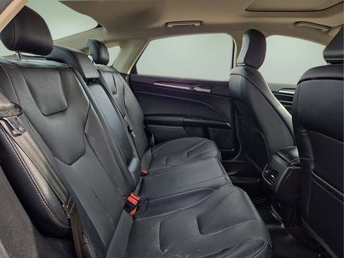 Used 2020 Ford Fusion Titanium image 11