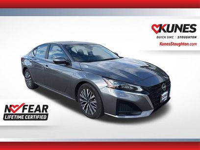 Used 2023 Nissan Altima 2.5 SV