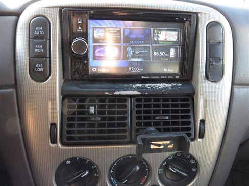 Used 2003 Ford Explorer XLT AWD/4WD image 10