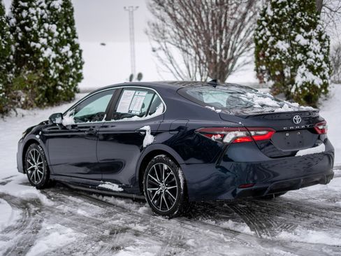 Used 2021 Toyota Camry SE image 7