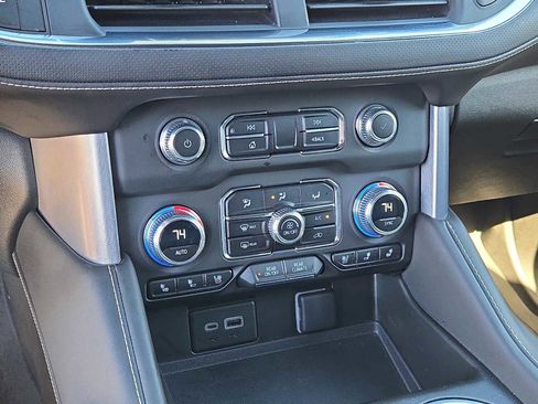 Used 2023 GMC Yukon SLT w/ SLT Premium Package image 34