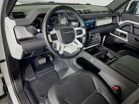 Used 2023 Land Rover Defender 110 S AWD/4WD image 9
