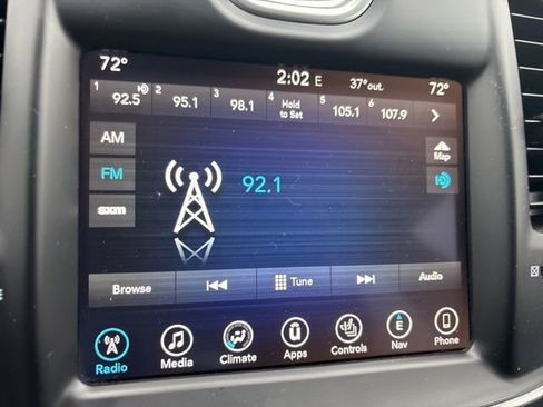 Used 2017 Chrysler 300 C image 11