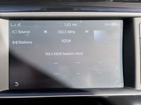 Used 2018 Jaguar XE Prestige image 17