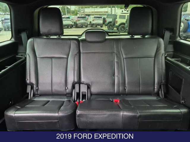 Used 2019 Ford Expedition XLT w/ Equipment Group 202A RWD image 21
