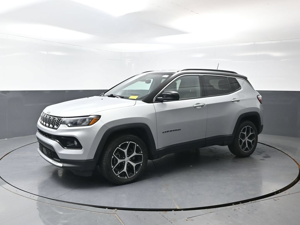 Used 2024 Jeep Compass Limited AWD/4WD image 9