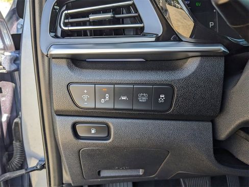 Used 2020 Kia Niro EX Premium image 29