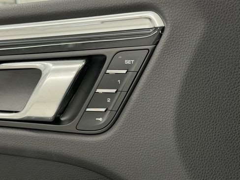 Certified 2025 Porsche Macan image 29