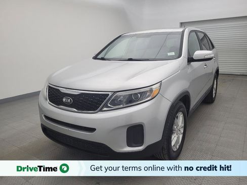Used 2015 Kia Sorento LX image 1