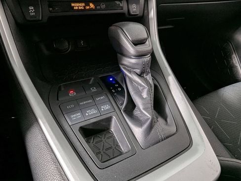 Used 2021 Toyota RAV4 XLE image 32