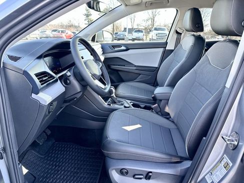 New 2024 Volkswagen Taos SE image 10