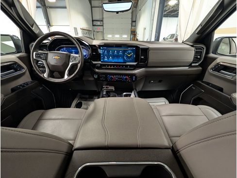 Used 2024 Chevrolet Silverado 1500 LTZ w/ Technology Package AWD/4WD image 12