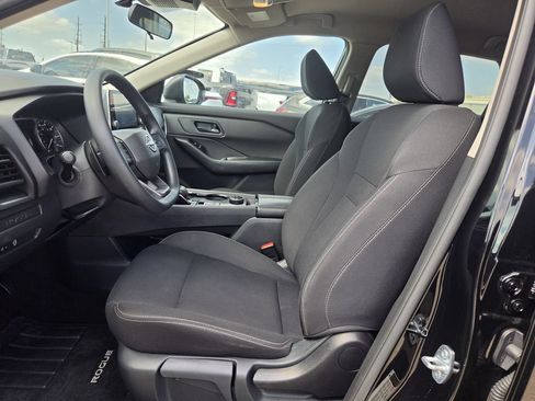 Used 2025 Nissan Rogue S AWD/4WD image 26