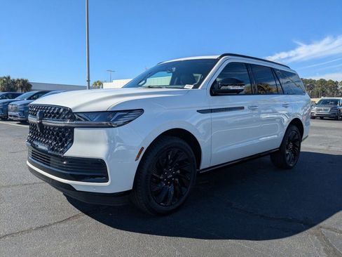 New 2026 Lincoln Navigator Reserve w/ Jet Appearance Package image 8