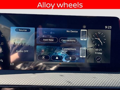 Used 2025 Nissan Kicks SR image 13