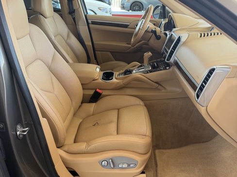 Used 2013 Porsche Cayenne Diesel AWD/4WD image 14