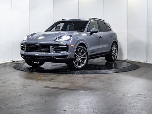 Certified 2025 Porsche Cayenne AWD/4WD image 1