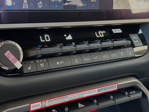 Used 2025 Toyota Tundra Limited image 23