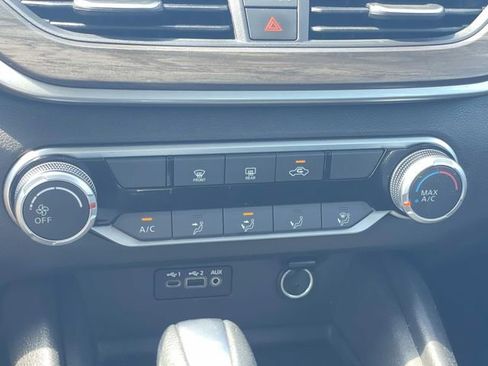 Used 2025 Nissan Altima 2.5 SV FWD image 28