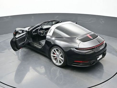 Used 2021 Porsche 911 AWD/4WD image 25
