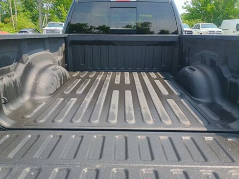Used 2022 RAM 1500 Laramie AWD/4WD image 19