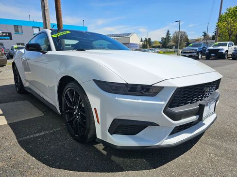 Used 2024 Ford Mustang Coupe RWD image 6