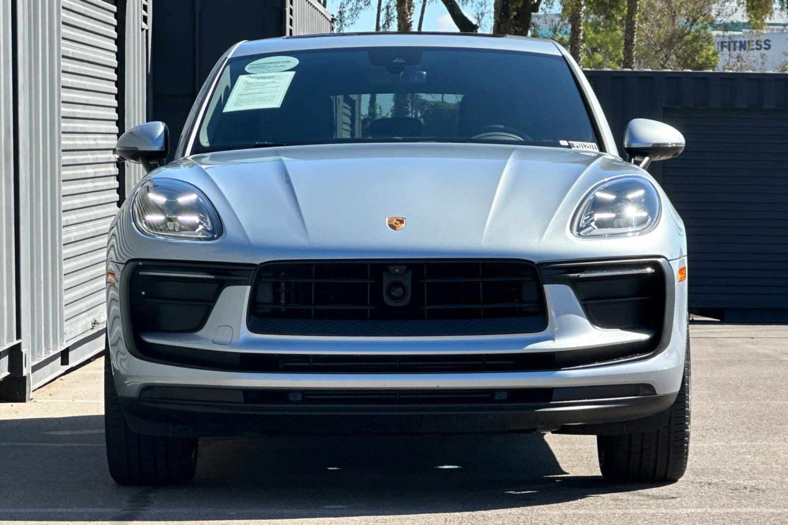 Certified 2025 Porsche Macan AWD/4WD image 11