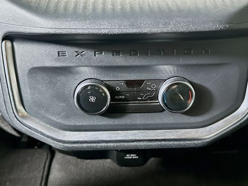 Used 2025 Ford Expedition Active AWD/4WD image 29