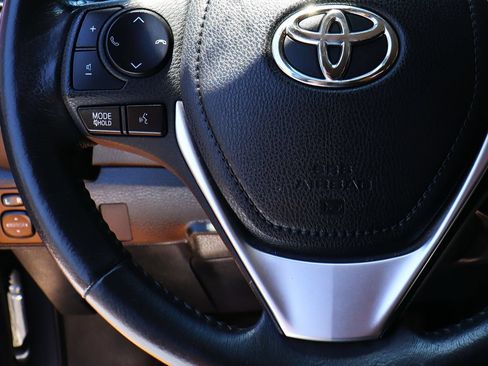 Used 2017 Toyota Corolla SE w/ SE Premium Package FWD image 53