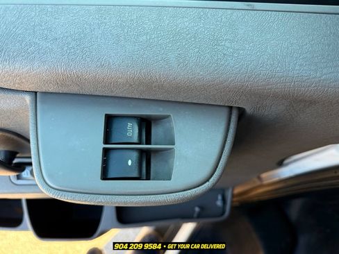 Used 2019 Chevrolet Express 2500 w/ Driver Convenience Package RWD image 10