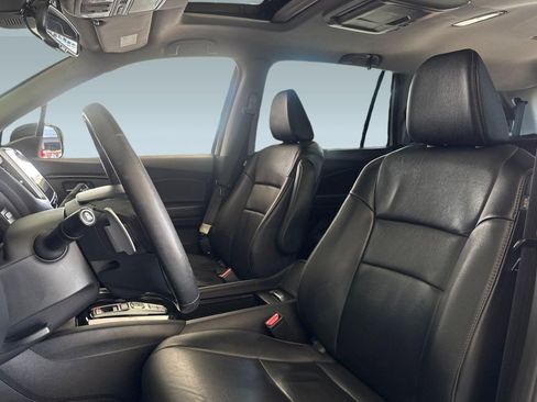 Used 2017 Honda Pilot Touring image 22