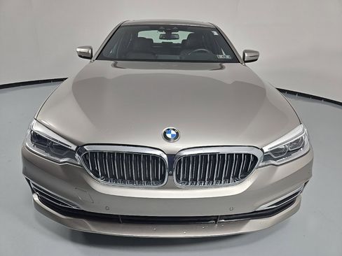 Used 2018 BMW 540i xDrive image 2