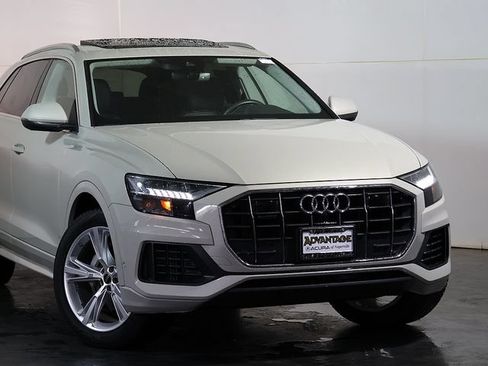Used 2023 Audi Q8 Premium w/ Convenience Package AWD/4WD image 6