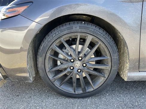 Used 2022 Toyota Camry XSE image 8