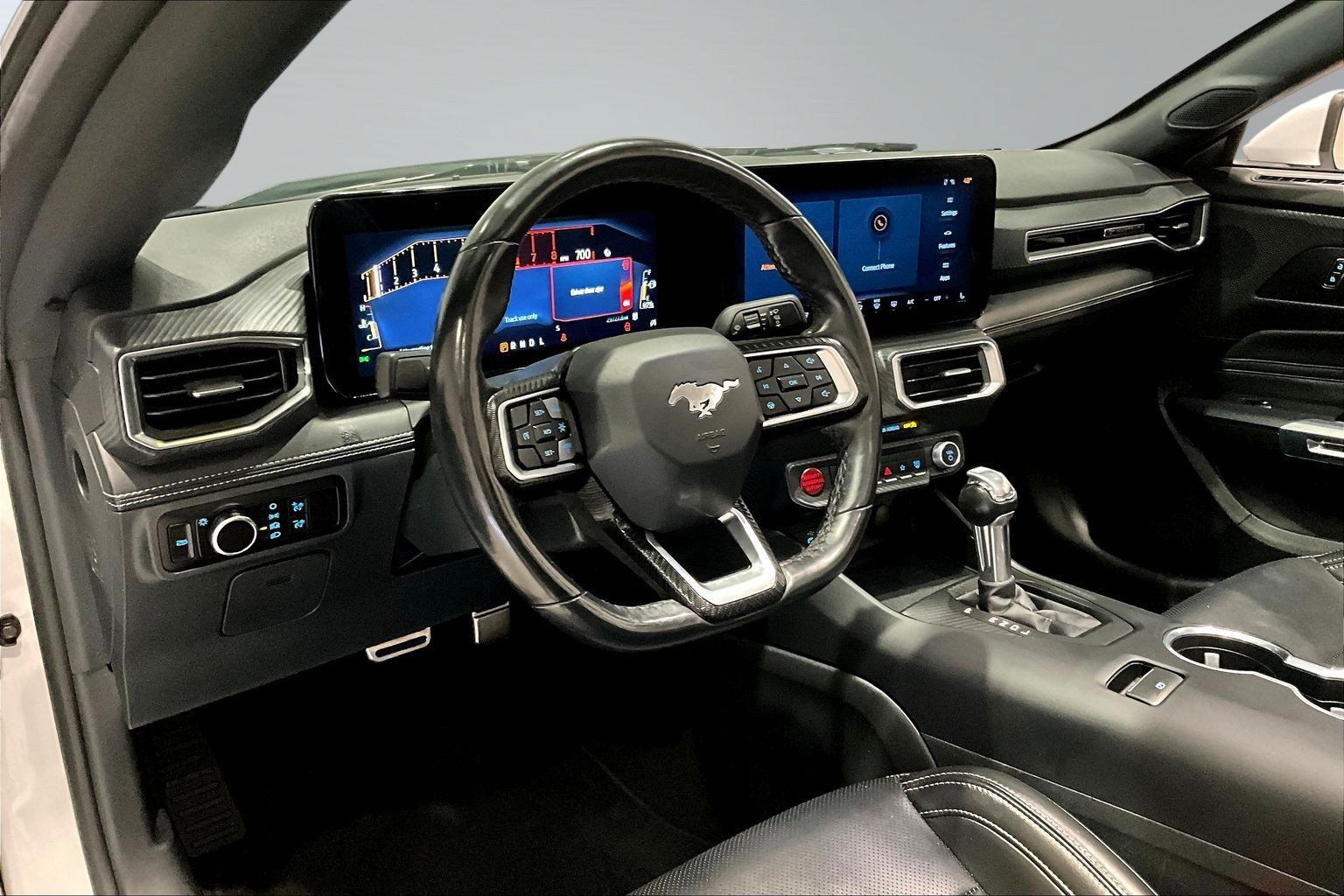 Used 2025 Ford Mustang Premium RWD image 17
