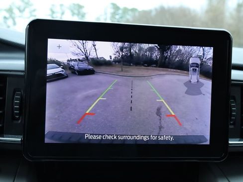 Used 2024 Ford Explorer XLT w/ Equipment Group 202A image 33