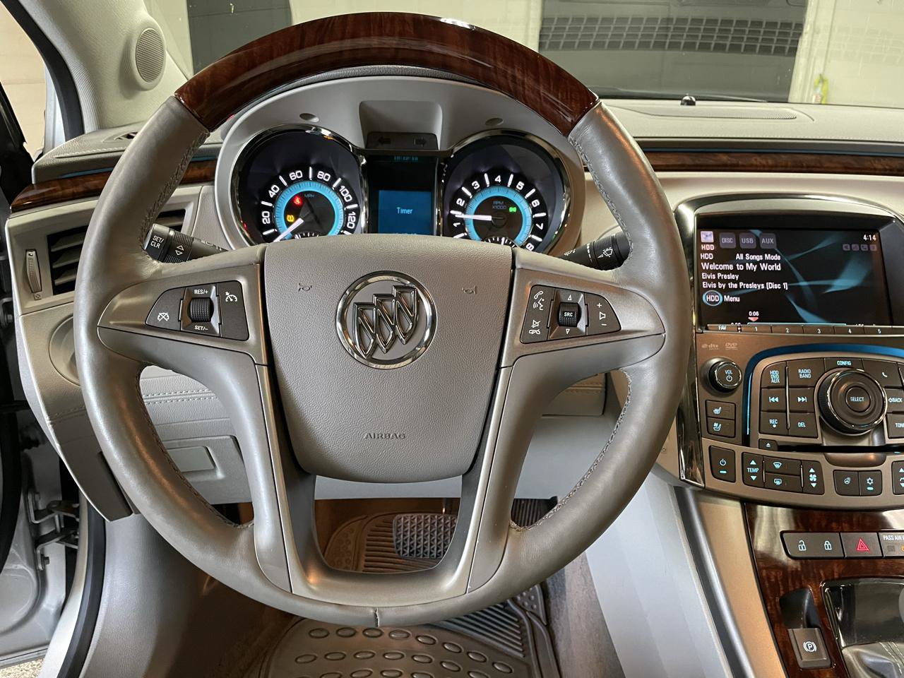 Used 2010 Buick LaCrosse CXL w/ Luxury Package AWD/4WD image 13