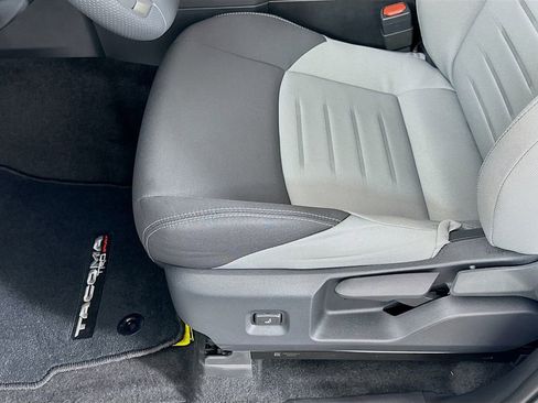 Certified 2025 Toyota Tacoma TRD Sport image 19