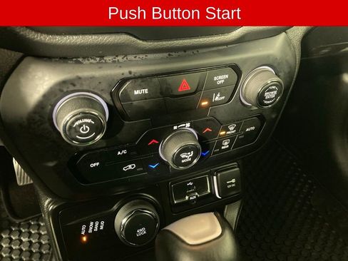 Used 2022 Jeep Renegade Limited image 10