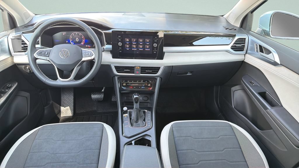 New 2026 Volkswagen Taos SE FWD image 11