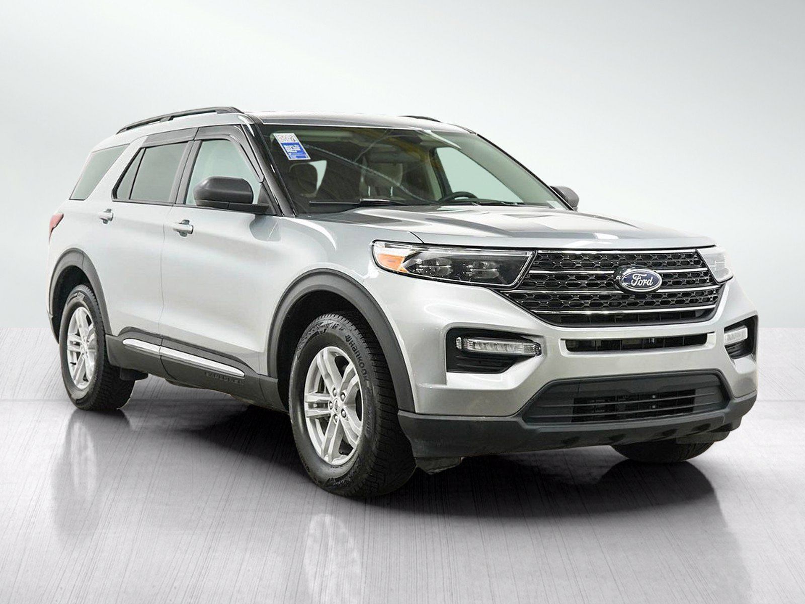 Used 2024 Ford Explorer XLT w/ Class IV Trailer Tow Package AWD/4WD image 7