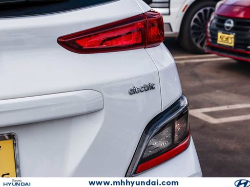 Certified 2023 Hyundai Kona SE FWD image 10