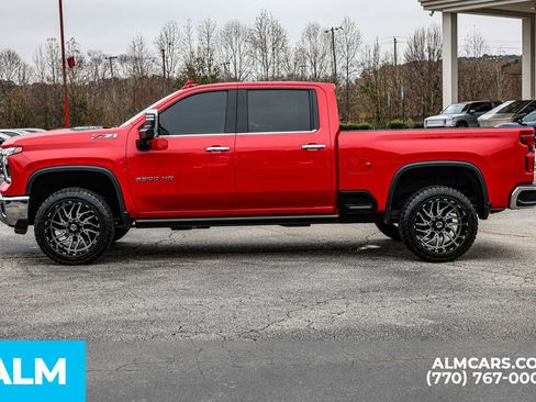 Used 2024 Chevrolet Silverado 2500 LTZ w/ LTZ Premium Package image 9