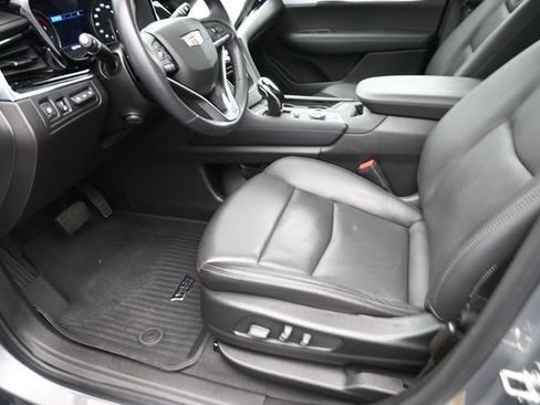 Certified 2025 Cadillac XT6 Premium Luxury w/ Technology Package AWD/4WD image 9