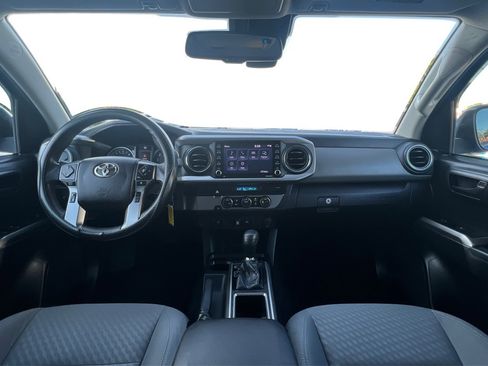 Used 2021 Toyota Tacoma SR5 RWD image 17