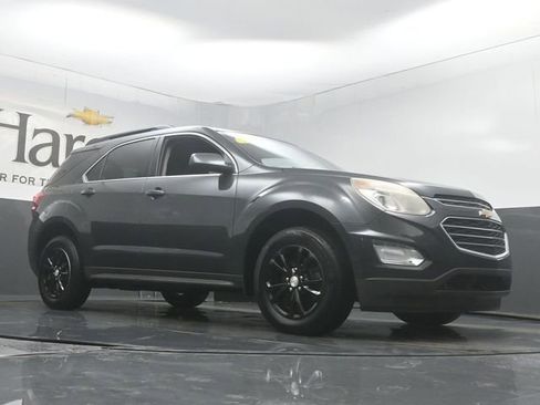 Used 2017 Chevrolet Equinox LT w/ Convenience Package image 2