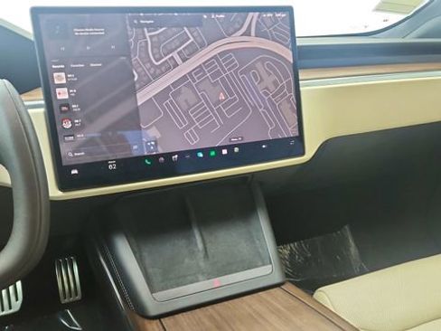 Used 2022 Tesla Model S Base image 42