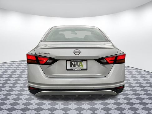 Used 2023 Nissan Altima 2.5 S image 4