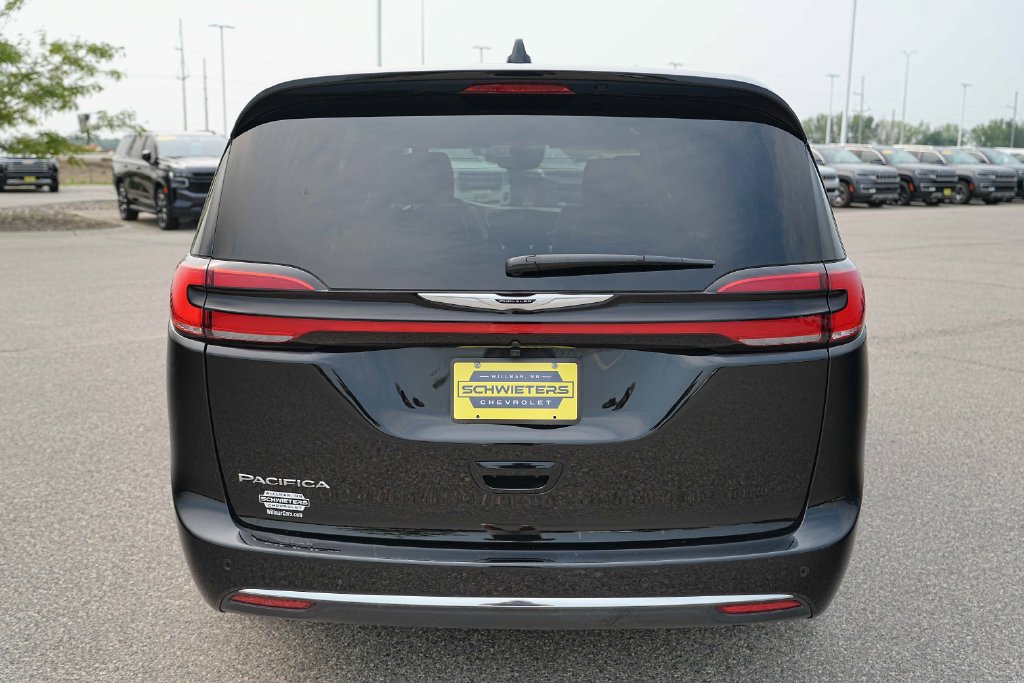 Used 2026 Chrysler Pacifica Select FWD image 8